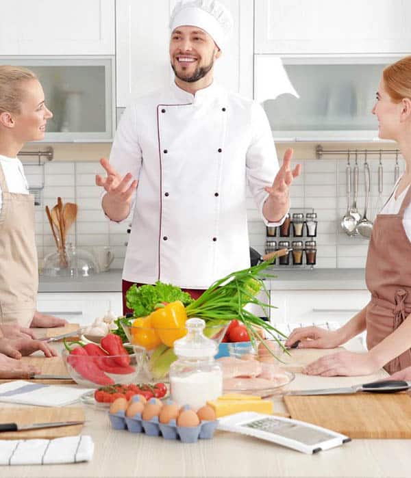 Atelier cuisine diététique : les salariés cuisinent