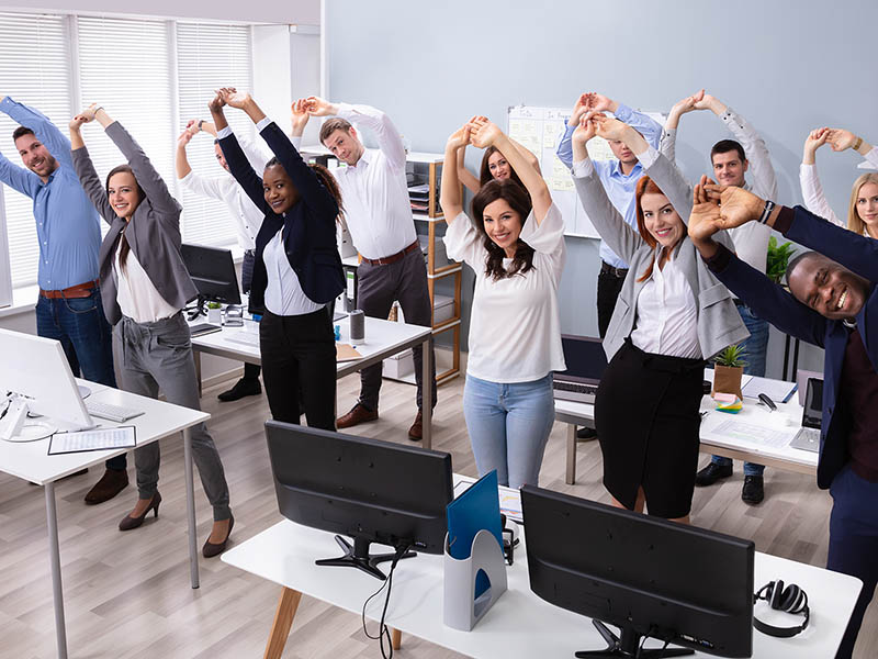 Atelier étirements au bureau